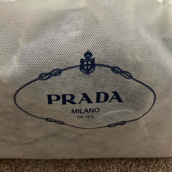 New , clean, sophisticated - Picture 4 of 4